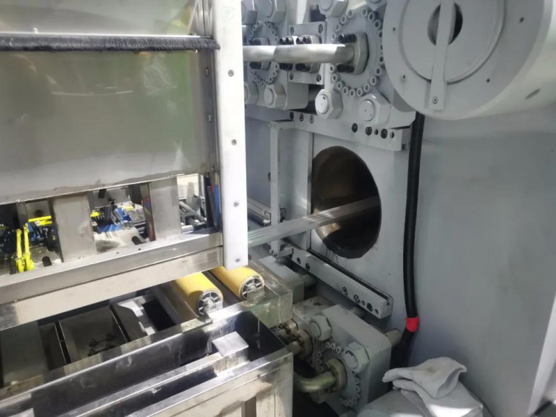 ���ն������ڽ��á�92�졿���ϵ�2000��ȫ�Զ���ѹ��������ʽ����